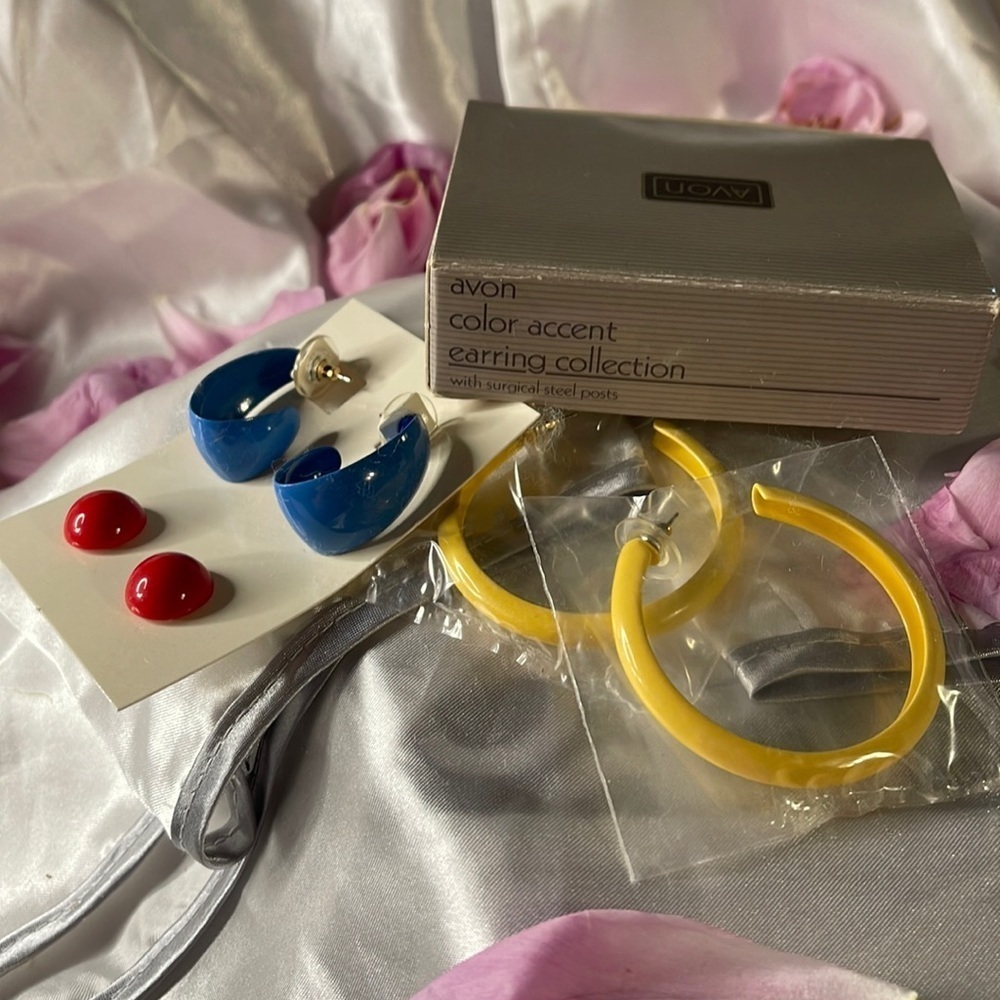 Vintage 1992 Avon Color Accent Earring Collection (3pr) yellow, blue, red pierce